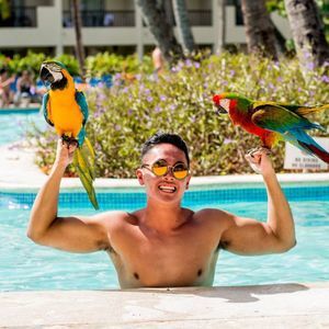 Meet your Posher, Tan